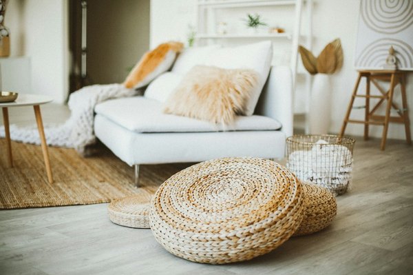 Wie passt man den Boho-Stil an kühleres Wetter an?