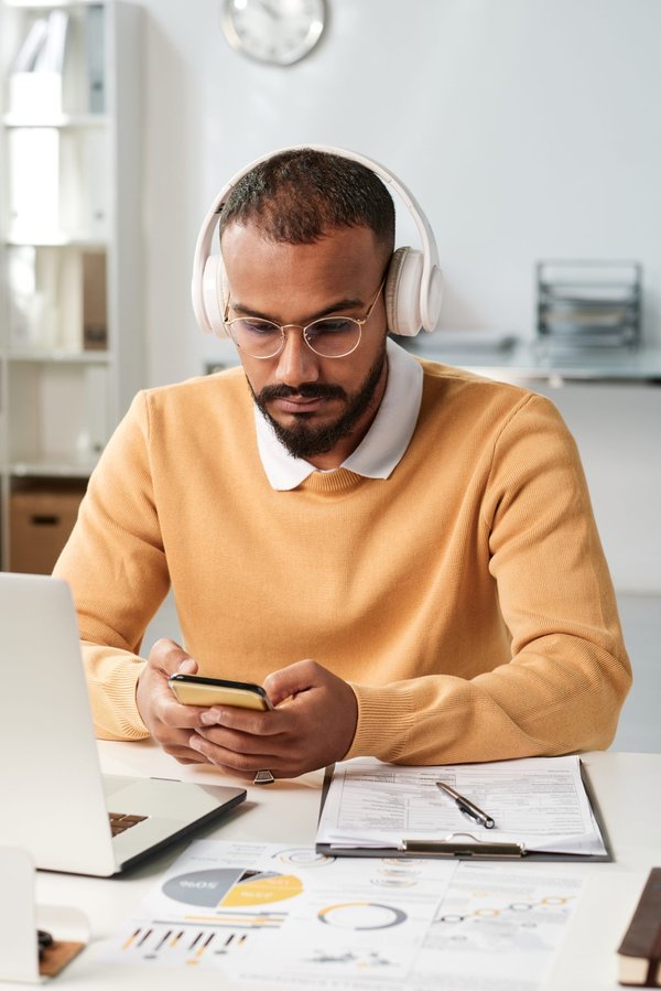 Wie entwickelt man eine App zur Verbesserung der Luftqualitätsmessung in Echtzeit?